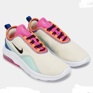 Nike Women's Air Max Motion 2 ES1 Sneakers Running Shoes Size 7.5